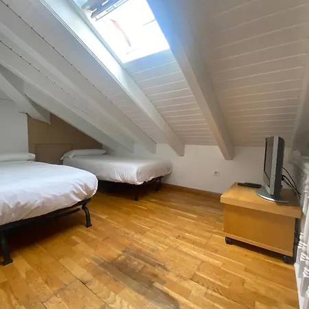 Lh Apartamento Posets Apartman
